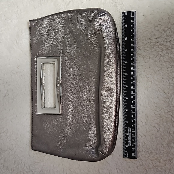 Michael Kors Berkley Clutch - silver - Picture 8 of 9